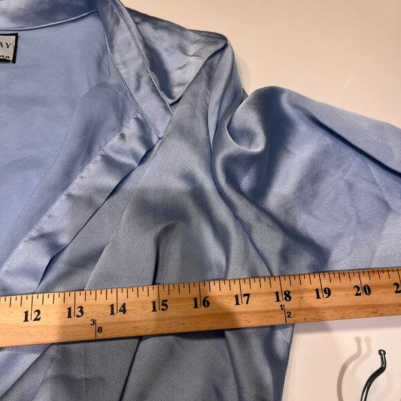 Chic Light Blue Mini Dress with Knot Detail - Picture 9 of 12